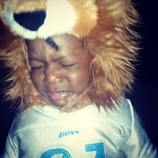 This photo says everything that needs to be said about how both my Halloween night went and how my team's football season is going so far. #DetroitLions #UnhappyHalloween #1sttimetrickortreating